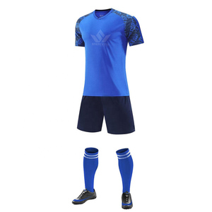 Ensemble de maillot de football personnalisé pour hommes, blanc et noir, col en V géométrique, manches courtes, polyester, évacuation de l'humidité, ensemble de football pour équipe adulte - Product Image 3