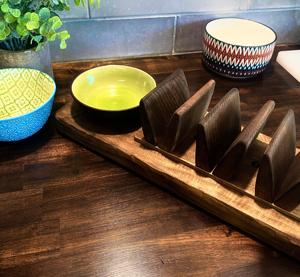Soporte Rústico de Madera para Tacos con Tabla para Servir, Soporte para Tacos Hecho a Mano para Cenas Mexicanas, Exhibición en Mesa de Restaurante - Product Image 1