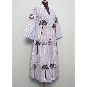 เดรสยาวทรงหลวมพิมพ์ลายต้นปาล์ม ผ้าฝ้ายน้ำหนักเบา เป็นมิตรกับสิ่งแวดล้อม ระบายอากาศได้ดี ซักได้ มีกระเป๋า คอวี แขนสามส่วน ดีไซน์หรูหราสำหรับผู้หญิง - Product Image 4