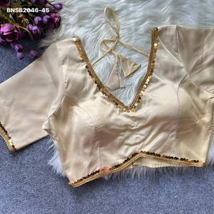 Colección de blusas de alta calidad en satén Malai con encaje dorado, listas para usar, de manga corta, cuello en V y corte tipo manzana, proveedor de Surat. - Product Image 4
