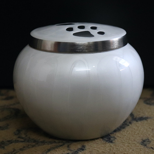 Urne funéraire en métal de qualité supérieure avec empreinte de patte d'animal de compagnie personnalisée, technique d'impression UV, moulage pour les cendres et les souvenirs des animaux de compagnie bien-aimés - Product Image 2