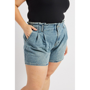Shorts en jean skinny pour femme de haute qualité avec détails boutonnés, cordon de serrage, taille mi-haute, écologiques, séchage rapide, décontractés - Product Image 4