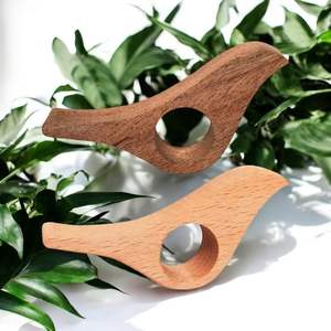 Soporte rústico de madera para libros, accesorio de lectura natural que realza la textura de la madera orgánica y la sensación cálida. - Product Image 5