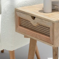 Table de chevet moderne Vandana Orion en bois de galet à 1 tiroir, design d'ameublement d'appoint naturel tressé pour chambre à coucher