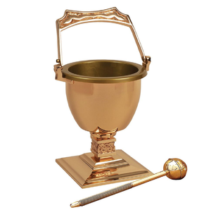 Aspersorio de latón pulido para agua bendita con base cuadrada y varilla, disponible a precios de mayoreo. - Product Image 1