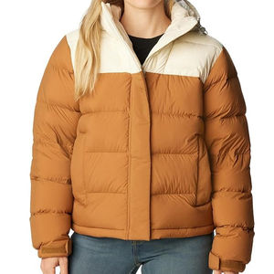 Chaqueta Térmica Arctic Peak - Abrigo de Invierno Aislado y Resistente - Ropa Exterior con Capucha a Prueba de Viento para Hombres y Mujeres - Product Image 4