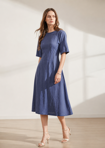 Robe midi en coton 100% pour femmes, coupe évasée avec plis |   Robes d'été décontractées bleues unies à col rond et manches courtes pour filles - Product Image 2