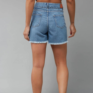 Shorts de mezclilla desgastados de cintura alta para mujer con detalles de dobladillo y rotos, estilo casual de verano, shorts azules de algodón - Product Image 3