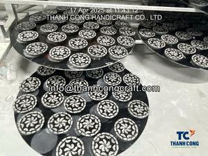 Bandeja de Ratán 100% Hecha a Mano, Sostenible y Apta para Alimentos, Elegante Bandeja de Servir con Incrustaciones de Madreperla, Estilo Vietnamita, para Sala de Estar - Product Image 3