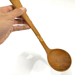 Cuchara para Sopa Hecha a Mano con Madera de Teca Natural OEM, Mango Largo, Antiadherente, Utensilios de Cocina Ecológicos, Aptos para Alimentos, Certificados Halal - Product Image 5