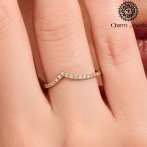 Bague de fiançailles Charm Jewells en or 14 carats plaqué or, moissanite taille coussin, sertie à griffes, certifiée IGI, alliance classique pour femme - Product Image 6