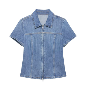 Chemise en jean pour femme avec poches poitrine, coupe décontractée en coton, manches longues, boutonnée, haut décontracté, délavage doux, vêtement streetwear personnalisé - Product Image 1