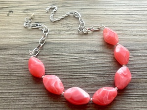 Collar Moderno de Resina Epoxi para Mujer, Diseño Único con Cuentas, Joyería Ligera a Precio de Mayoreo para Propietarios de Boutiques y Tiendas - Product Image 4