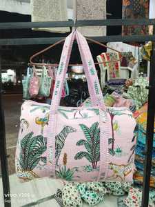 Sac de voyage matelassé en coton imprimé jungle, motif animalier ethnique, bagage de voyage bohème, durable, artisanal, export, fabricant, sur mesure - Product Image 3
