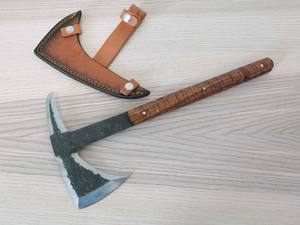 Hacha Vikinga Forjada a Mano de Primera Calidad |   Cuchillo de Acero con Alto Contenido de Carbono, Mango de Madera de Palisandro, Herramienta de Supervivencia con Funda de Cuero - Product Image 3
