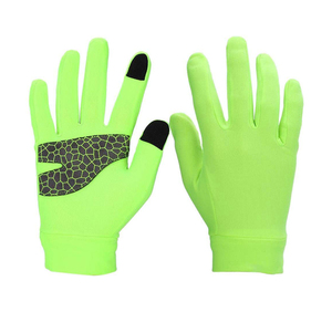Guantes de alta visibilidad diseñados para una seguridad de nivel experto con agarre superior y un sistema de visibilidad reflectante brillante. - Product Image 1
