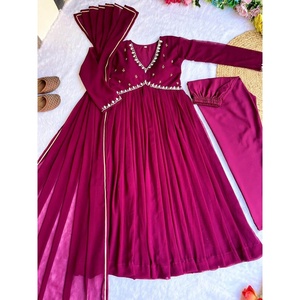 ATTRACTIVE GEORGETTE MOTI TRAVAIL À LA MAIN ALIA CUT ROBE BAS AVEC DUPATTA VIN - Product Image 1