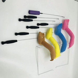 Juguete antiestrés de cola de peluche con varilla de metal para adultos, unisex, relleno de algodón PP suave, 4 colores. - Product Image 3