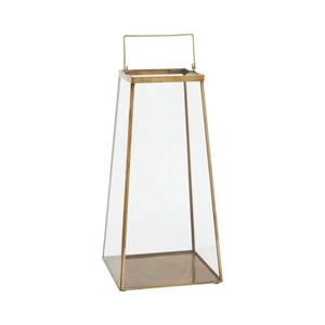 Vente en gros de porte-bougie en métal doré élégant, style hurricane, pour centre de table, décoration de la maison, mariages et événements - Product Image 5