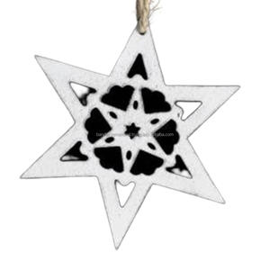 Coeur décoratif suspendu en fer avec revêtement en poudre blanche fini pour la décoration de la maison et d'autres décorations de Noël - Product Image 1