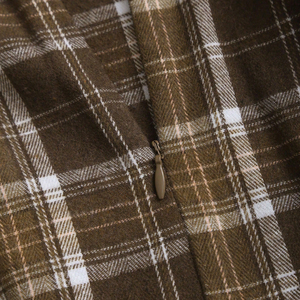 Jupes longues évasées vintage en laine à carreaux marron pour femmes, taille haute, boutons latéraux, pour l'automne et l'hiver - Product Image 4