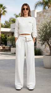Conjunto de suéter de punto trenzado color blanco roto con cuello redondo y pantalones deportivos de pierna ancha para mujer - Product Image 6