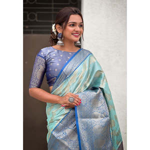 Sari en soie Kanjivaram bleue, tissu doux, Leheriya, tissage traditionnel Zari, vêtements indiens et pakistanais par Elite Weaves - Product Image 3