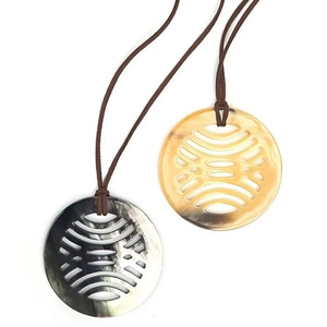 Colgante de cuerno para collar, nuevo artículo con estilo personalizado, también hecho a mano y a la moda. - Product Image 1