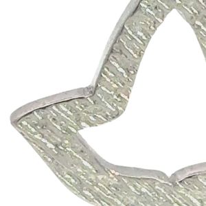 Collar con Hoja de Hiedra Texturizada, Chapado en Oro, Elegante y Mediano, Joyería para Mujer, Accesorio de Moda de Lujo con Hoja Botánica - Product Image 3