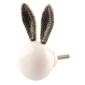 Bouton de tiroir en céramique moderne de qualité supérieure en forme de lapin, design moderne jaune or, écologique et durable pour meubles d'enfants - Product Image 3