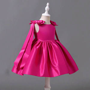 Robe de princesse élégante et luxueuse en satin, coupe trapèze, longueur genou, avec nœud sur l'épaule, pour filles de 1 à 12 ans, rose vif, idéale pour les fêtes. - Product Image 4