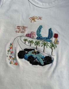 Camiseta de Algodón con Aplique de Cereza Bordado en Punto de Cruz y Puntadas Decorativas - Product Image 4