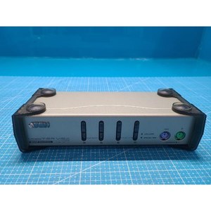 Conmutador KVM ATEN CS-84A de 4 Puertos, Usado, Piezas de Equipos Semiconductores Legados - Product Image 2