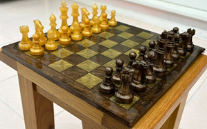 Juego de Ajedrez con Caja de Resina, Piezas de Ajedrez de Resina de Lujo en Rosa y Blanco - Product Image 2