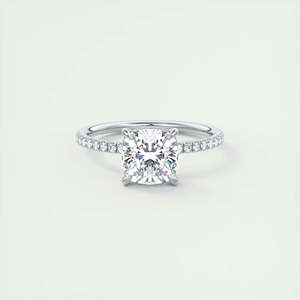 Bague de fiançailles Harper Pave avec diamant de laboratoire taille coussin de 2,25 carats, sertie à la française en or blanc 14 carats - Product Image 5