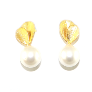 Pendientes de diseño contemporáneo con perlas de agua dulce en forma de gota, chapados en oro de 22 quilates, con diseño de hoja en metal de latón, para mujeres y niñas, al por mayor. - Product Image 1