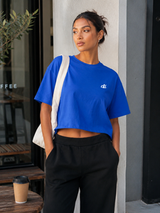 Haut court oversize bleu vif avec logo personnalisé, épaules tombantes, pour femme, style décontracté, polyvalent, ambiance streetwear - Product Image 4