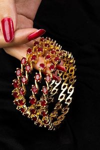 Conjunto de Brazaletes Elegantes de Moda India con Diamantes Americanos Chapados en Oro para Mujeres y Niñas, Brazaletes Kundan y de Piedras con Estilo, Kada y Kanga - Product Image 2