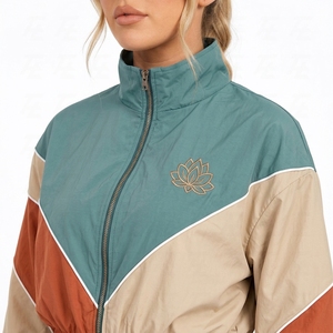Conjunto Deportivo de Chaqueta Ligera y Pantalones Anchos para Mujer, Nueva Temporada, Ropa Deportiva Personalizada de Fábrica - Product Image 3