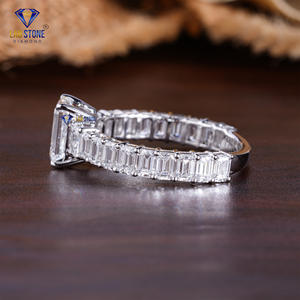 Anillo de Oro Blanco con Diamante de Corte Esmeralda y Radiante de 3.71 TDW de Lab-Stone / Anillo Magnífico / Color EF-VS - Product Image 3