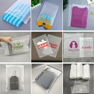 Sacs d'emballage transparents à fermeture éclair personnalisés de haute qualité avec nom de marque imprimé, sacs de rangement en plastique pour vêtements - Product Image 2