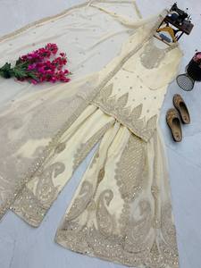 Ensemble Sharara Premium pour Femme en Georgette de Renard Traditionnelle avec Broderie de Paillettes, Extensible, Séchage Rapide, Réversible, de Créateur - Product Image 3