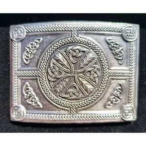 La hebilla del cinturón celta Saltire está hecha de peltre sin plomo y fabricada en Escocia. - Product Image 3