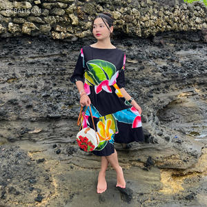 2025 nuevo diseño balinés artesanal rayón playa vestido diseño Floral pintado a mano Original hecho en Bali alta calidad - Product Image 1