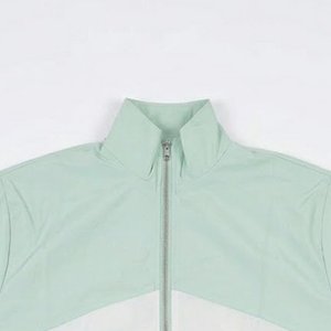 Ensemble coupe-vent en nylon blanc pastel pour homme, personnalisable avec logo, haute qualité, idéal pour l'été, streetwear, vestes et shorts. - Product Image 6