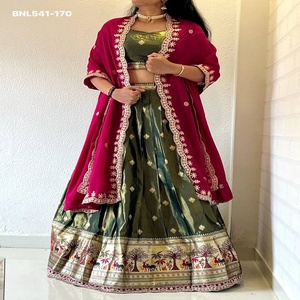 ชุดอินเดียคุณภาพดีเยี่ยม ผ้าไหมชิมเมอร์พร้อมงานปักลายปาธานี ชุดเลเฮนกา เสื้อและผ้าคลุมไหล่ ผู้ส่งออกและจำหน่ายสินค้าอินเดีย - Product Image 1