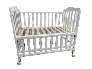 Cuna de bebé convertible de madera maciza con almacenamiento plegable, caja de características de masaje de tamaño doble, marco de cama de bebé de madera tipo resorte - Product Image 2