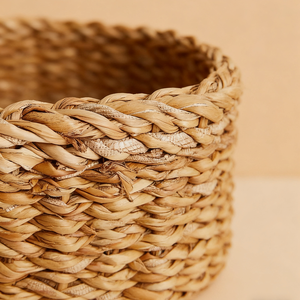 Cesta Tejida de Pasto Marino Natural de Primera Calidad con Asas Resistentes para Organización del Hogar, Almacenamiento de Alimentos en la Cocina y Uso Multipropósito - Product Image 3