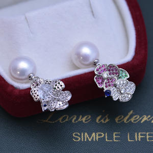 Boucles d'oreilles en perles rondes blanches d'eau douce de 10-11 mm pour femmes, argent S925, pendentifs en forme de pétales avec une forte brillance et des défauts discrets - Product Image 4