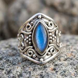 Anillo llamativo de labradorita marquesa – Anillo gótico de filigrana con gema azul brillante, hecho a mano, de plata, regalo para ella - Product Image 6